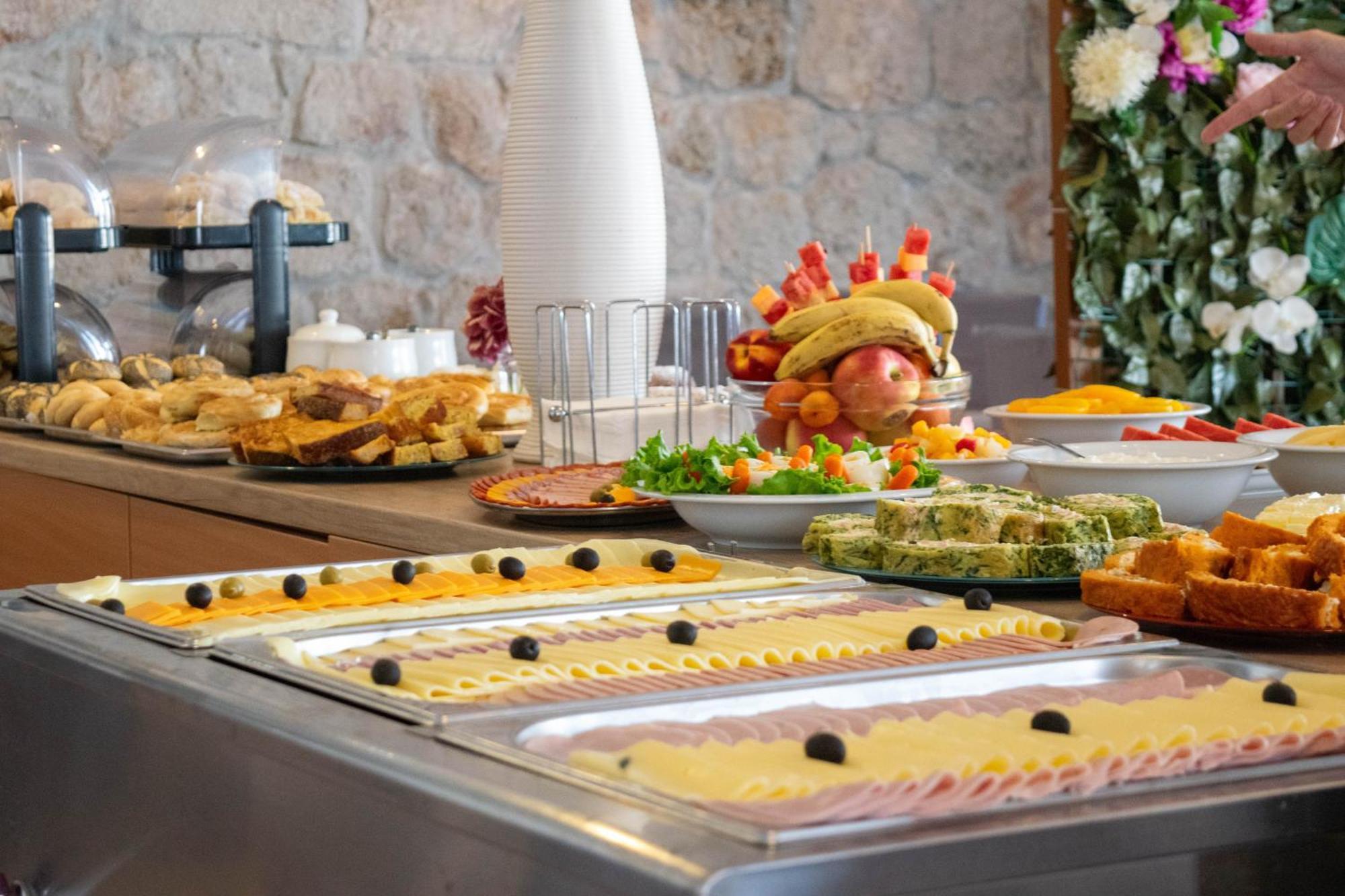 דרזניצה Beach Hotel מראה חיצוני תמונה